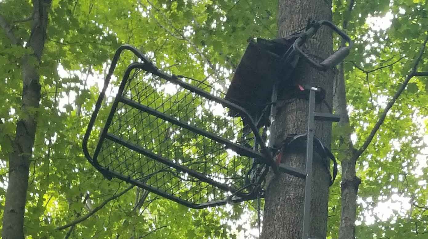 Best Ladder Stand for Bowhunting | Pros and Cons - Recreational Hobbies